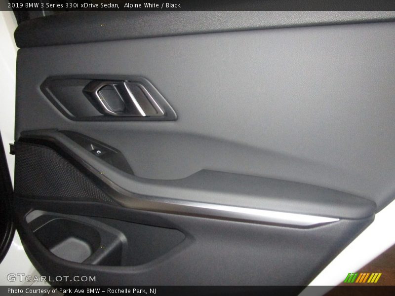 Alpine White / Black 2019 BMW 3 Series 330i xDrive Sedan