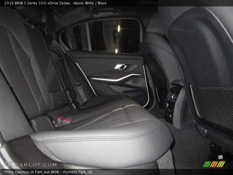 Alpine White / Black 2019 BMW 3 Series 330i xDrive Sedan