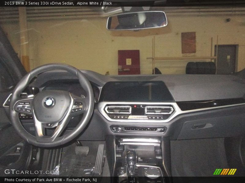 Alpine White / Black 2019 BMW 3 Series 330i xDrive Sedan