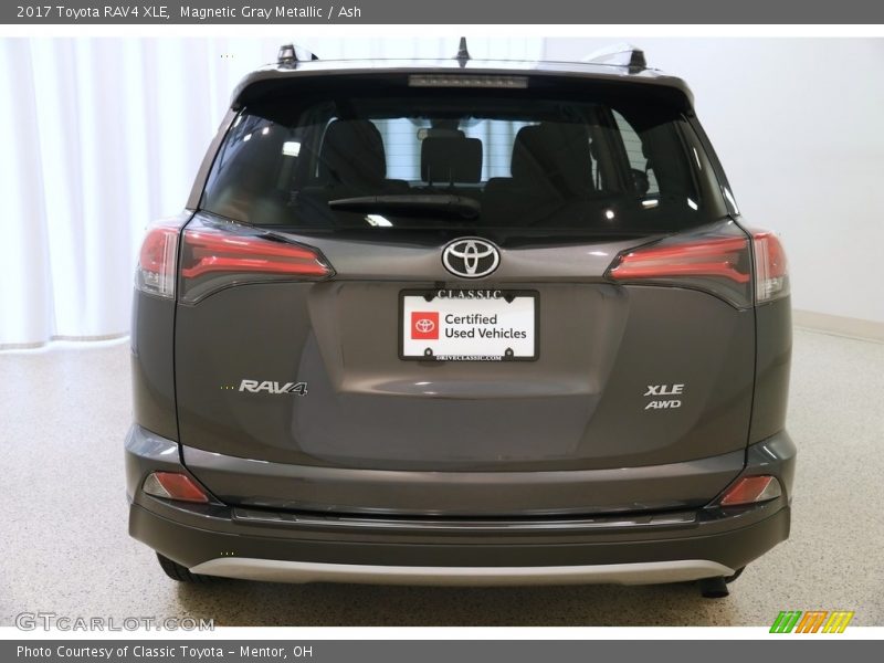Magnetic Gray Metallic / Ash 2017 Toyota RAV4 XLE
