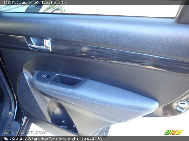 Ebony Black / Gray 2013 Kia Sorento LX AWD