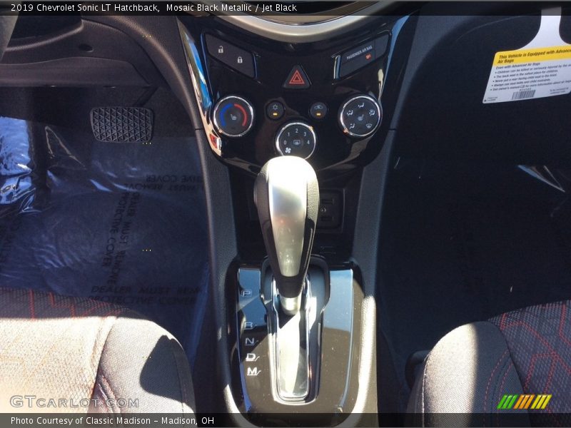 Mosaic Black Metallic / Jet Black 2019 Chevrolet Sonic LT Hatchback