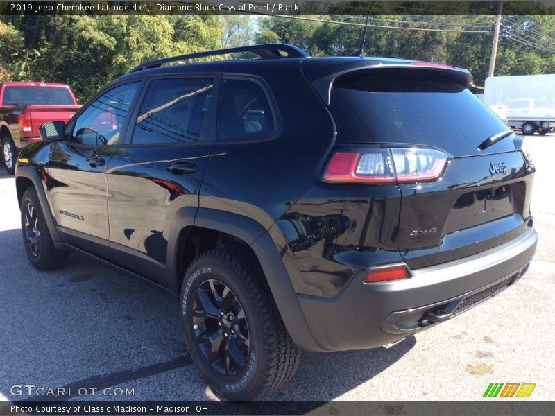 Diamond Black Crystal Pearl / Black 2019 Jeep Cherokee Latitude 4x4