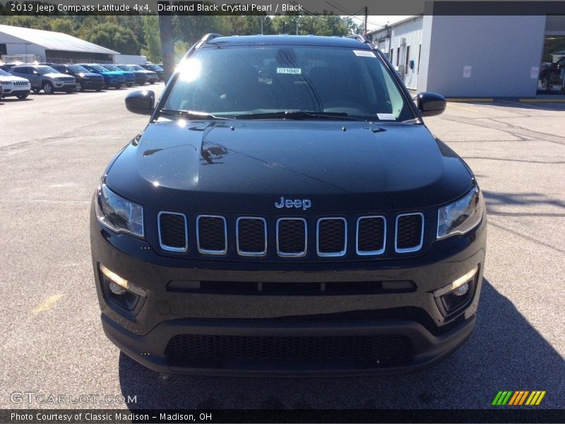 Diamond Black Crystal Pearl / Black 2019 Jeep Compass Latitude 4x4