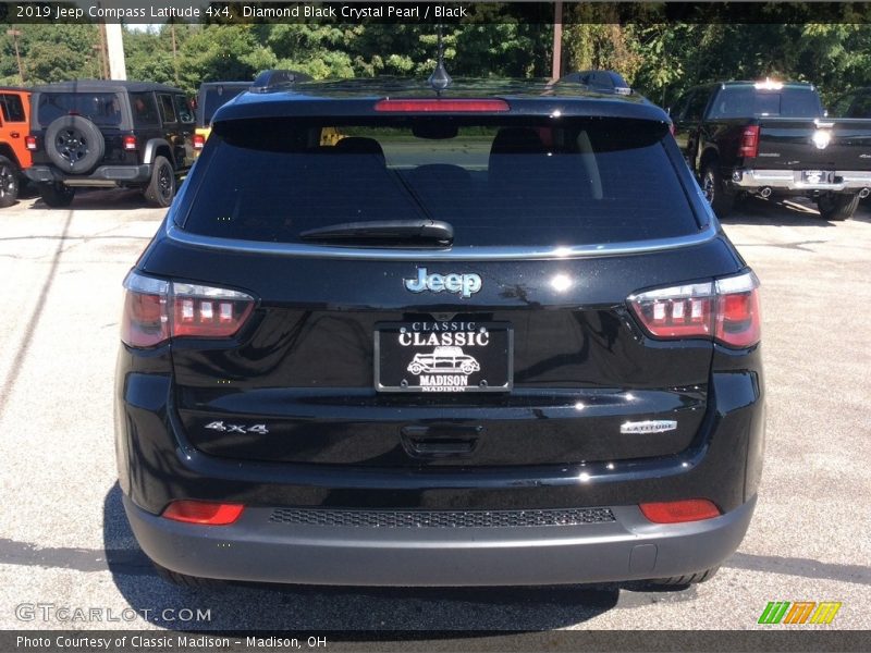 Diamond Black Crystal Pearl / Black 2019 Jeep Compass Latitude 4x4