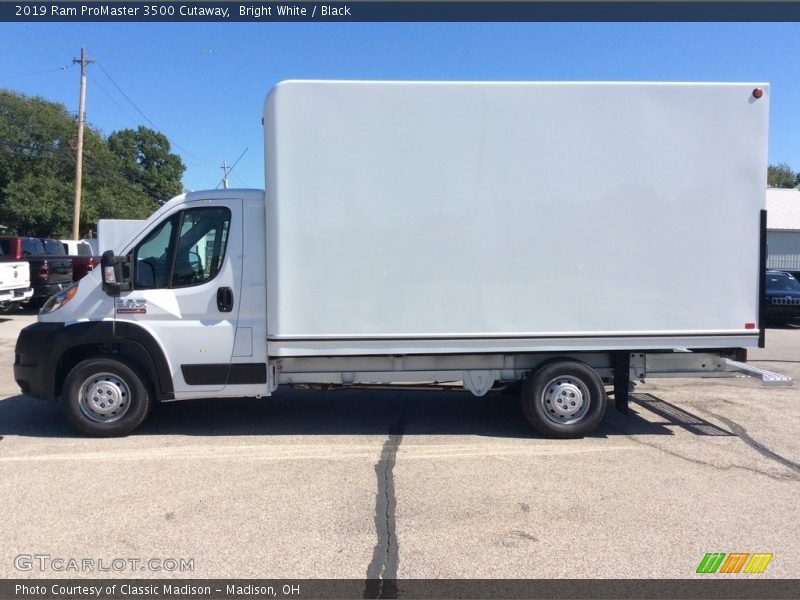 Bright White / Black 2019 Ram ProMaster 3500 Cutaway