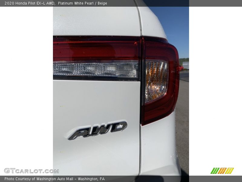 Platinum White Pearl / Beige 2020 Honda Pilot EX-L AWD
