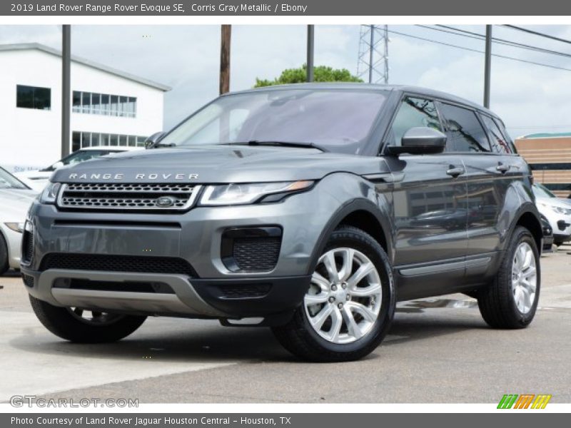Front 3/4 View of 2019 Range Rover Evoque SE
