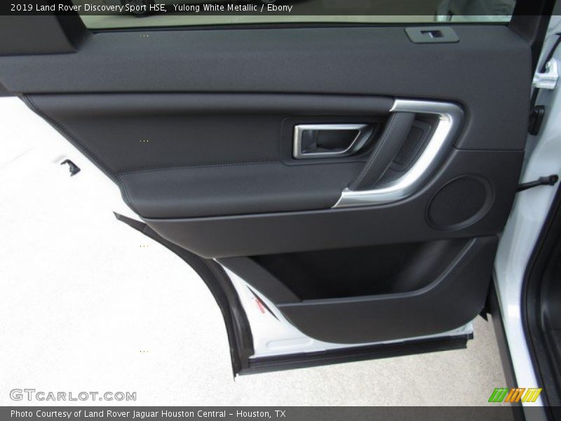 Yulong White Metallic / Ebony 2019 Land Rover Discovery Sport HSE