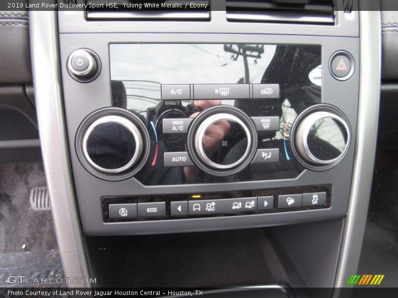 Yulong White Metallic / Ebony 2019 Land Rover Discovery Sport HSE