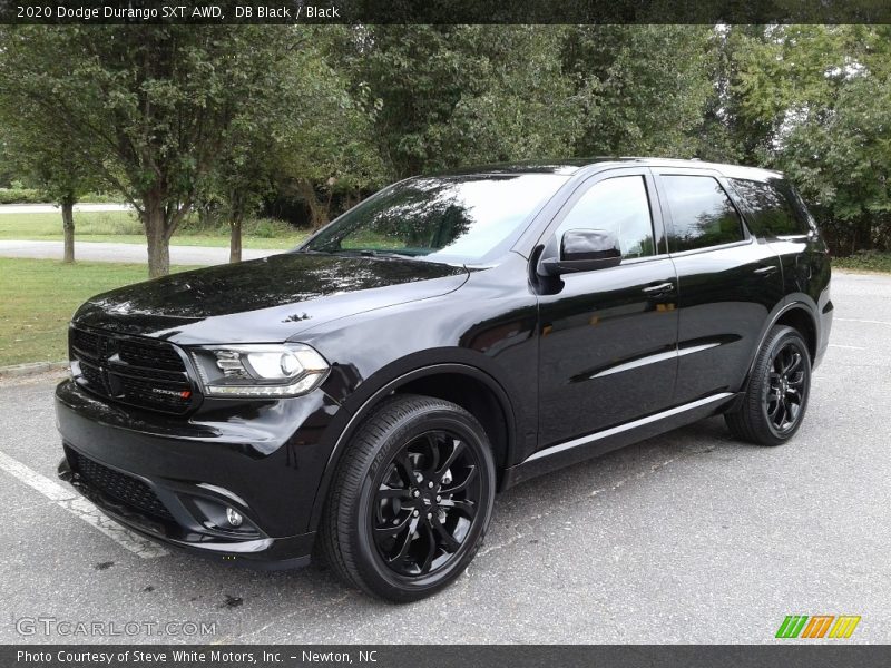 Front 3/4 View of 2020 Durango SXT AWD