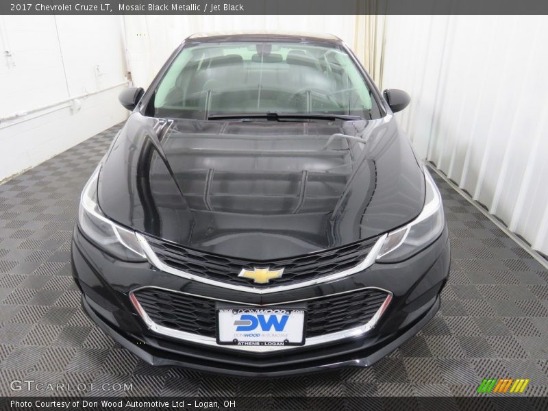 Mosaic Black Metallic / Jet Black 2017 Chevrolet Cruze LT