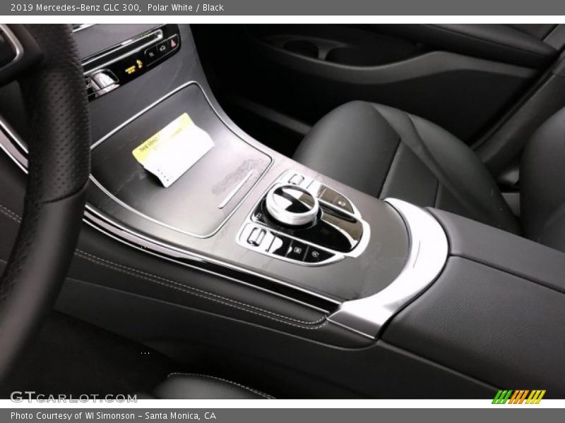 Polar White / Black 2019 Mercedes-Benz GLC 300