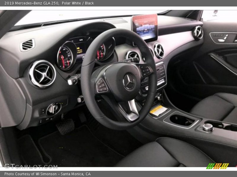 Polar White / Black 2019 Mercedes-Benz GLA 250