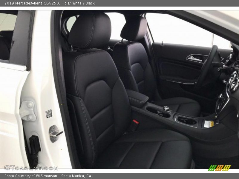 Polar White / Black 2019 Mercedes-Benz GLA 250