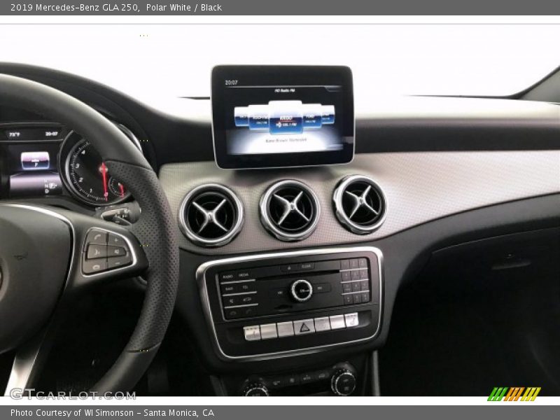 Polar White / Black 2019 Mercedes-Benz GLA 250