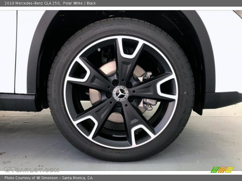 Polar White / Black 2019 Mercedes-Benz GLA 250