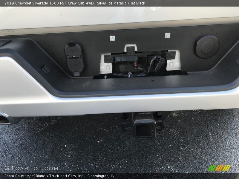 Silver Ice Metallic / Jet Black 2019 Chevrolet Silverado 1500 RST Crew Cab 4WD