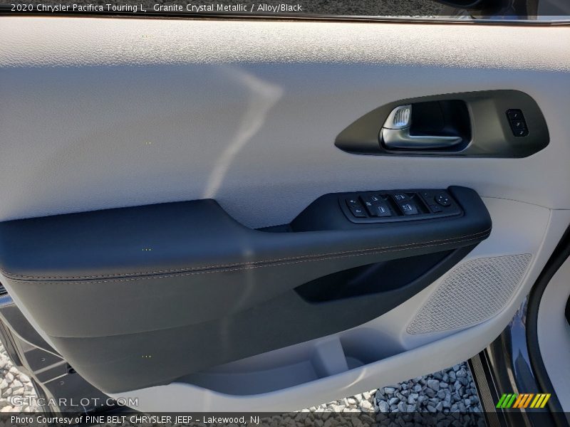 Granite Crystal Metallic / Alloy/Black 2020 Chrysler Pacifica Touring L