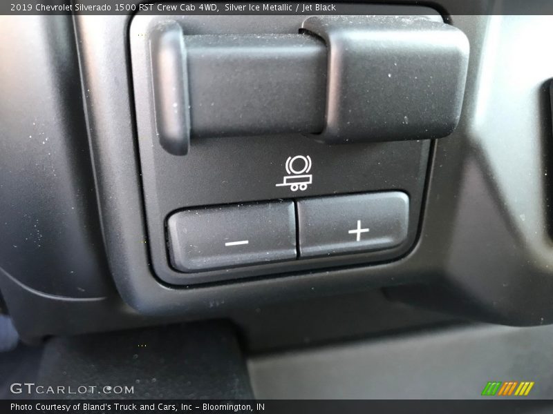 Silver Ice Metallic / Jet Black 2019 Chevrolet Silverado 1500 RST Crew Cab 4WD
