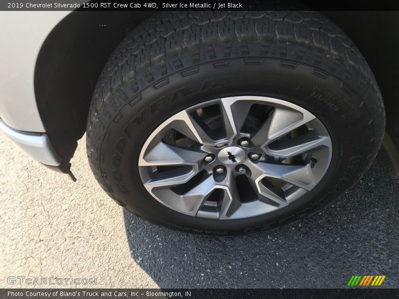 Silver Ice Metallic / Jet Black 2019 Chevrolet Silverado 1500 RST Crew Cab 4WD