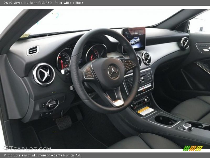 Polar White / Black 2019 Mercedes-Benz GLA 250