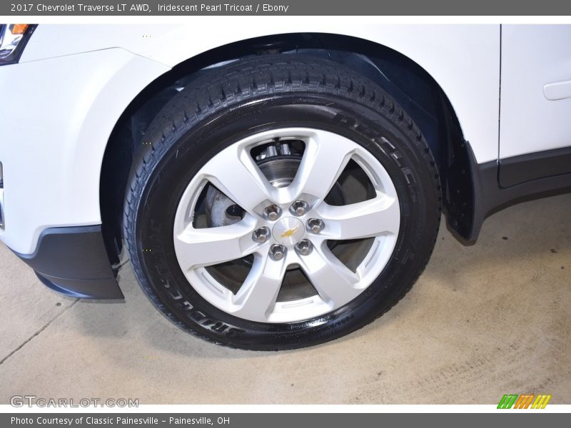 Iridescent Pearl Tricoat / Ebony 2017 Chevrolet Traverse LT AWD