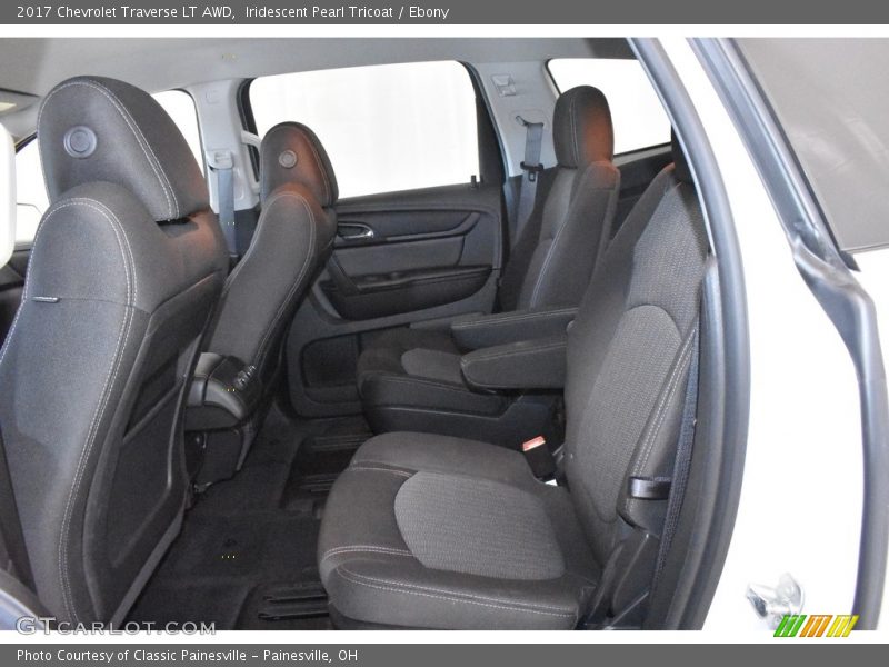 Iridescent Pearl Tricoat / Ebony 2017 Chevrolet Traverse LT AWD