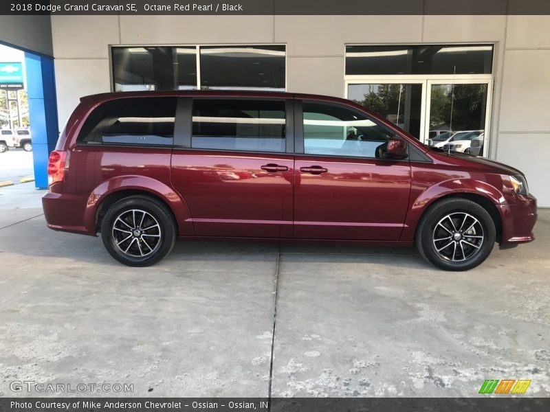 Octane Red Pearl / Black 2018 Dodge Grand Caravan SE
