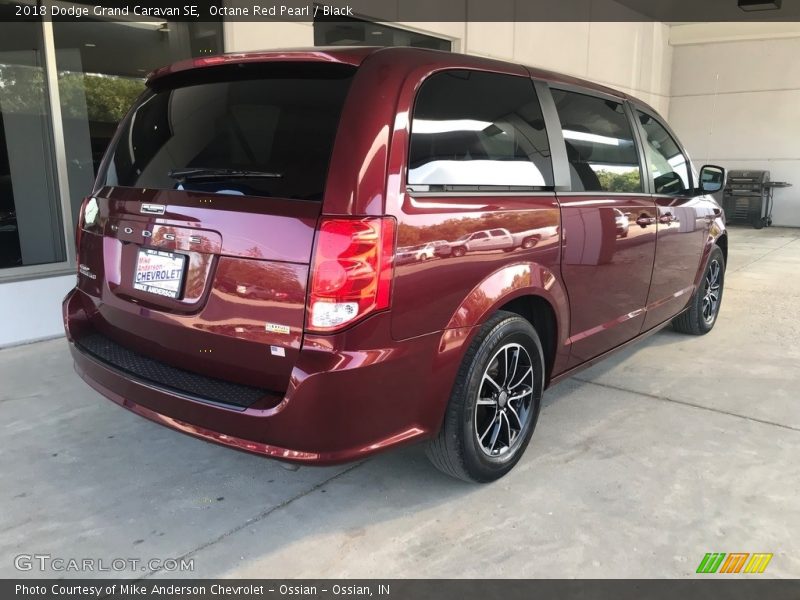 Octane Red Pearl / Black 2018 Dodge Grand Caravan SE