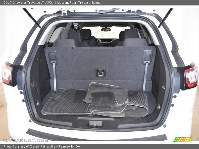 Iridescent Pearl Tricoat / Ebony 2017 Chevrolet Traverse LT AWD