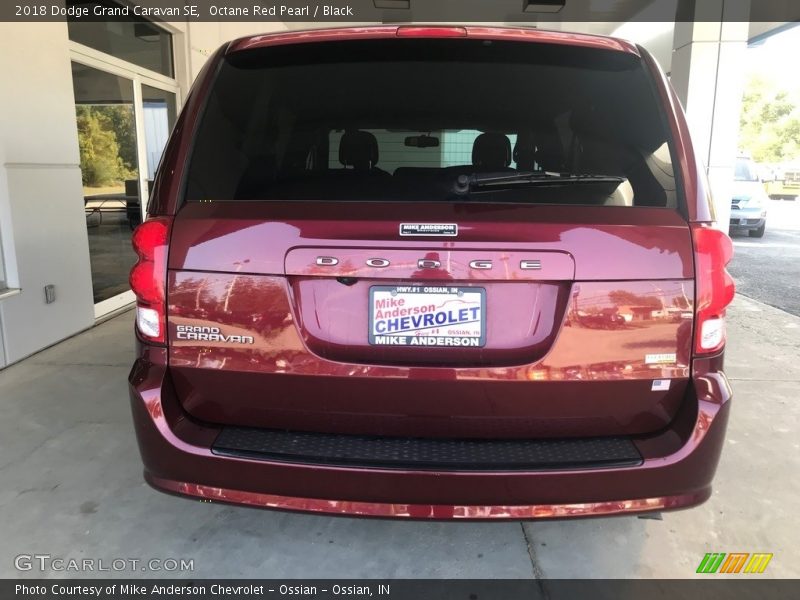 Octane Red Pearl / Black 2018 Dodge Grand Caravan SE