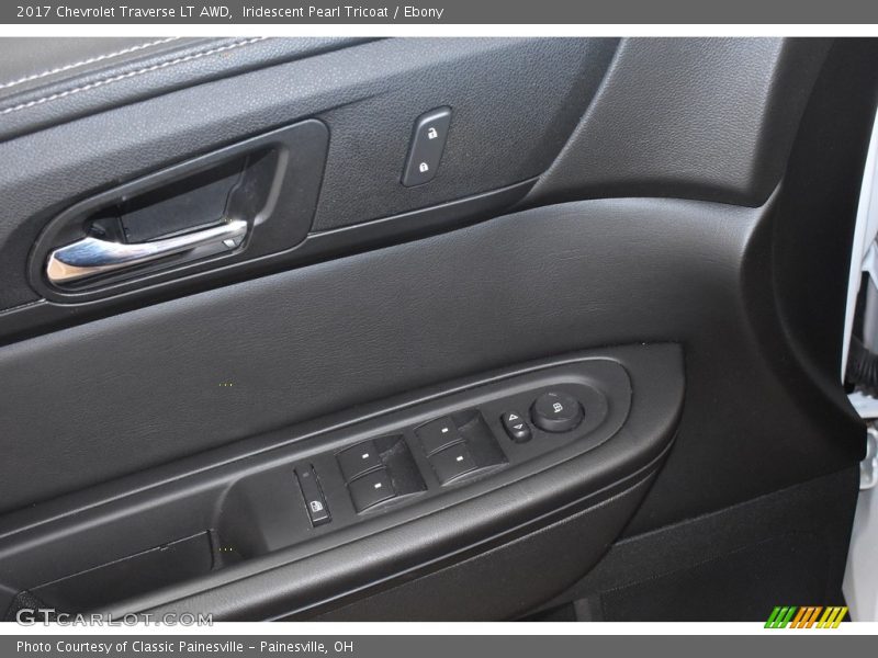 Iridescent Pearl Tricoat / Ebony 2017 Chevrolet Traverse LT AWD