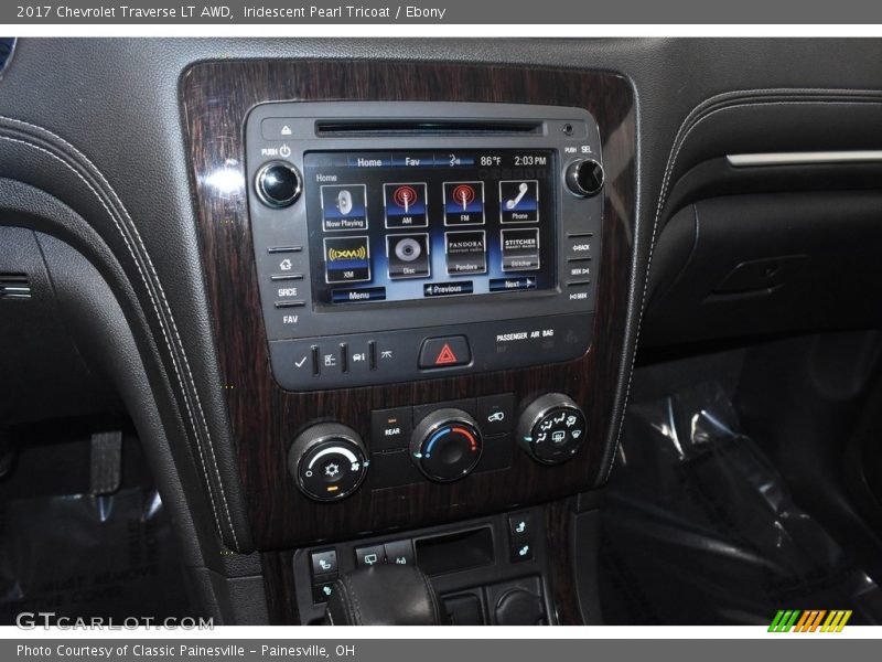 Iridescent Pearl Tricoat / Ebony 2017 Chevrolet Traverse LT AWD
