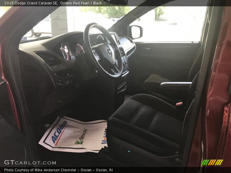 Octane Red Pearl / Black 2018 Dodge Grand Caravan SE