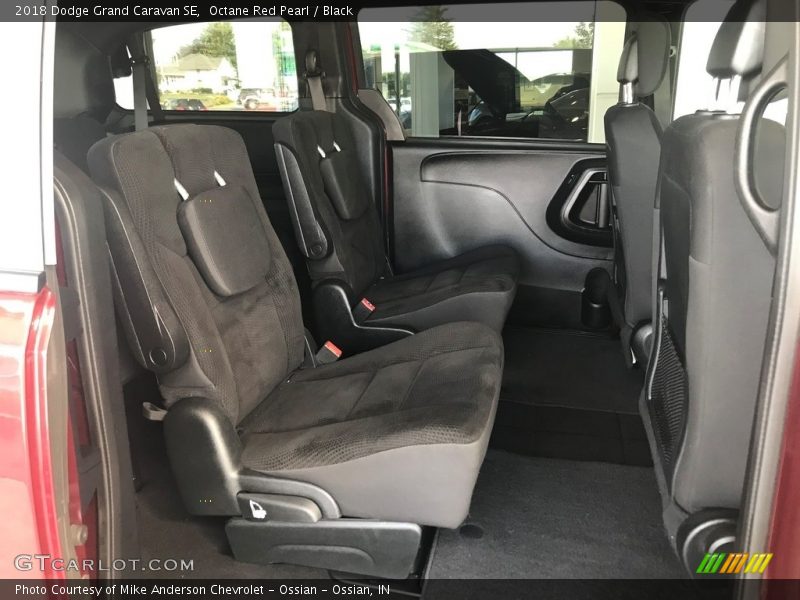 Octane Red Pearl / Black 2018 Dodge Grand Caravan SE