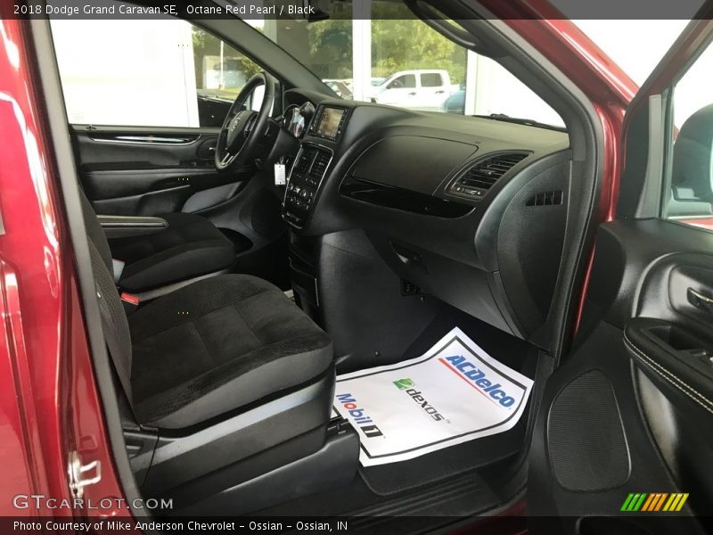 Octane Red Pearl / Black 2018 Dodge Grand Caravan SE