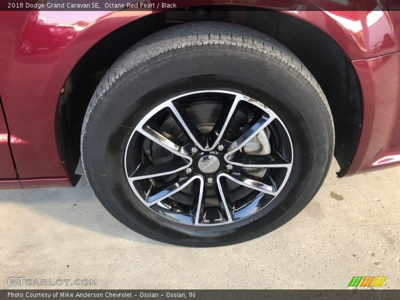 Octane Red Pearl / Black 2018 Dodge Grand Caravan SE