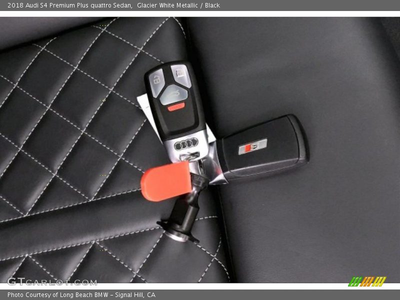 Glacier White Metallic / Black 2018 Audi S4 Premium Plus quattro Sedan