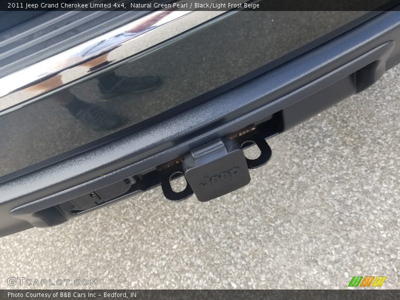 Natural Green Pearl / Black/Light Frost Beige 2011 Jeep Grand Cherokee Limited 4x4