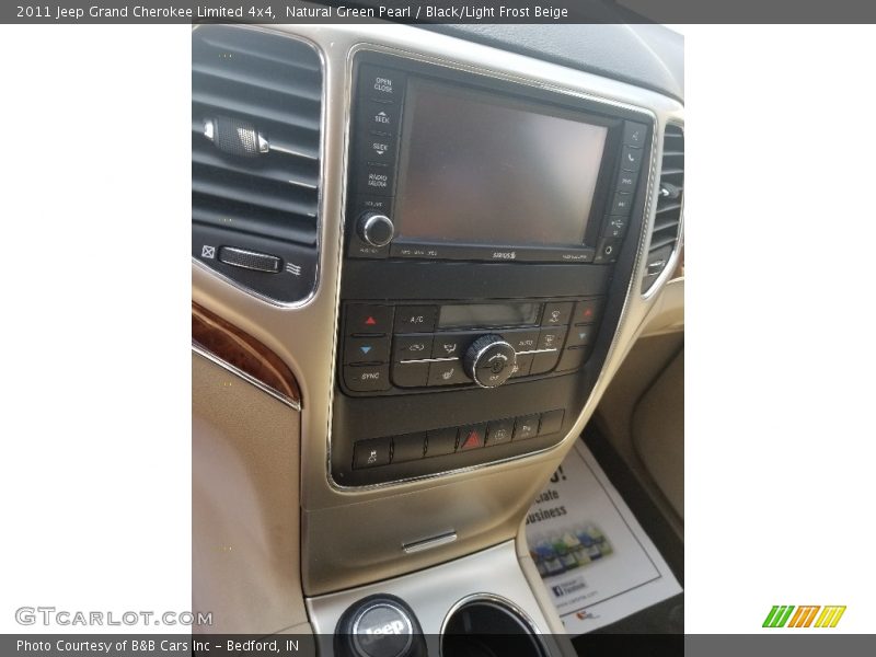 Natural Green Pearl / Black/Light Frost Beige 2011 Jeep Grand Cherokee Limited 4x4
