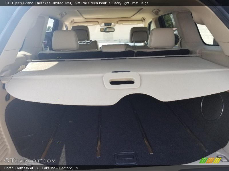 Natural Green Pearl / Black/Light Frost Beige 2011 Jeep Grand Cherokee Limited 4x4