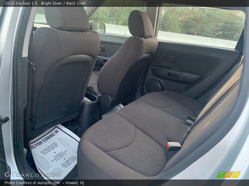 Bright Silver / Black Cloth 2010 Kia Soul 1.6