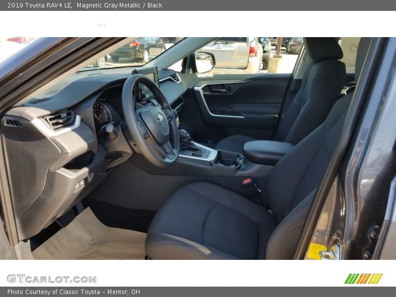 Magnetic Gray Metallic / Black 2019 Toyota RAV4 LE