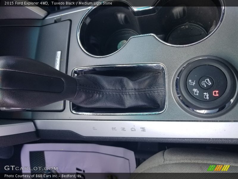Tuxedo Black / Medium Light Stone 2015 Ford Explorer 4WD