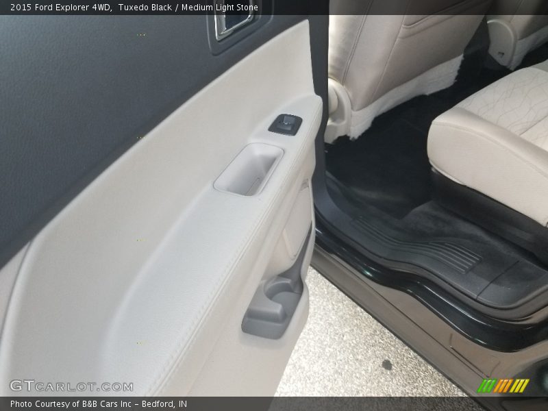 Tuxedo Black / Medium Light Stone 2015 Ford Explorer 4WD