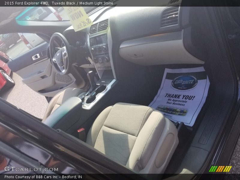 Tuxedo Black / Medium Light Stone 2015 Ford Explorer 4WD