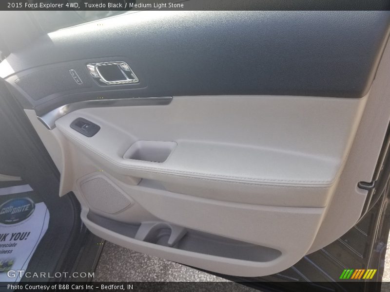 Tuxedo Black / Medium Light Stone 2015 Ford Explorer 4WD