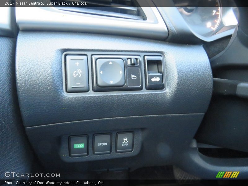 Super Black / Charcoal 2017 Nissan Sentra S