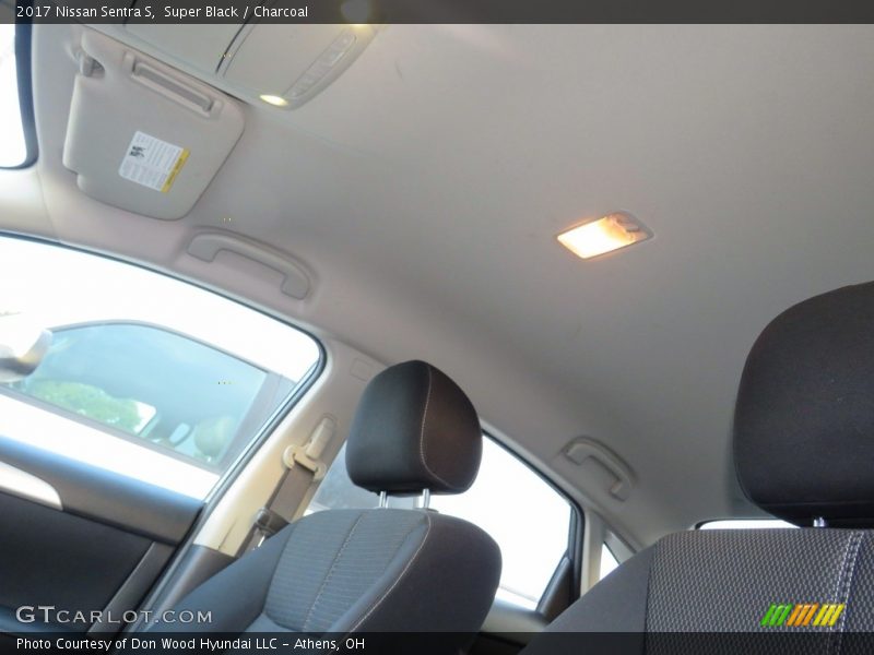 Super Black / Charcoal 2017 Nissan Sentra S